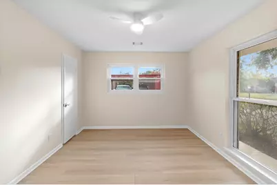 9610 Meadowglen Lane, Houston, TX 77063 - Photo 25