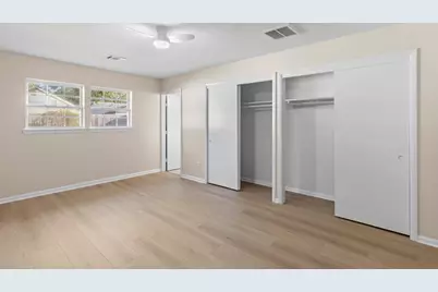 9610 Meadowglen Lane, Houston, TX 77063 - Photo 21