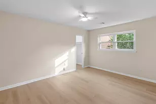9610 Meadowglen Ln, Houston, TX 77063 - Photo 35