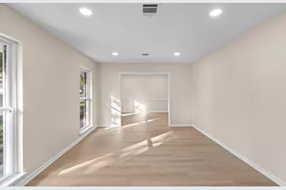 9610 Meadowglen Lane, Houston, TX 77063 - Photo 15