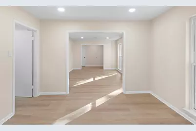 9610 Meadowglen Lane, Houston, TX 77063 - Photo 13