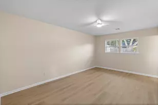 9610 Meadowglen Ln, Houston, TX 77063 - Photo 21