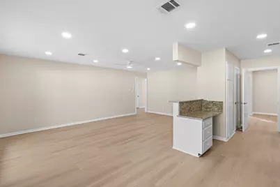 9610 Meadowglen Lane, Houston, TX 77063 - Photo 5