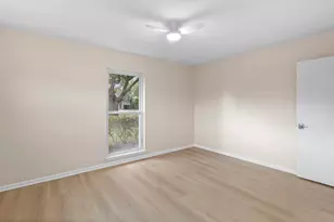 9610 Meadowglen Ln, Houston, TX 77063 - Photo 27