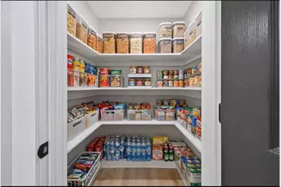 6026 Ridgeway Drive, Houston, TX 77033 - Photo 13