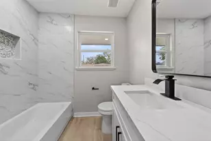 6026 Ridgeway Dr, Houston, TX 77033 - Photo 17