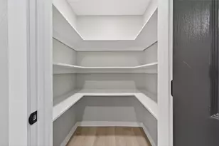 6026 Ridgeway Dr, Houston, TX 77033 - Photo 15