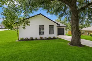 221 N Baron St, Bellville, TX 77418 - Photo 1