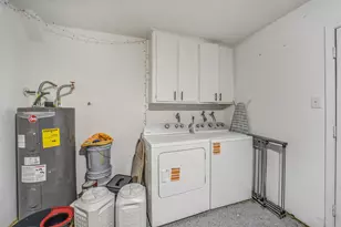 221 N Baron St, Bellville, TX 77418 - Photo 25