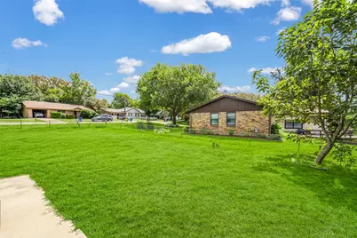 221 N Baron Street, Bellville, TX 77418 - Photo 27
