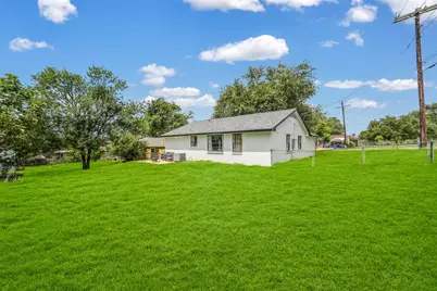 221 N Baron Street, Bellville, TX 77418 - Photo 31