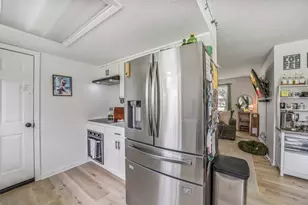 221 N Baron St, Bellville, TX 77418 - Photo 9