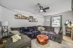 221 N Baron St, Bellville, TX 77418 - Photo 23