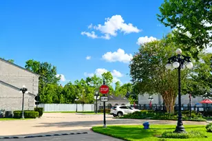 384 Wilcrest Dr, Houston, TX 77042 - Photo 23