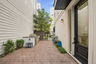 1108 Peveto St, Houston, TX 77019 - Photo 9