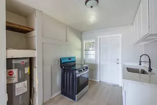 126 W 6th St, Freeport, TX 77541 - Photo 7