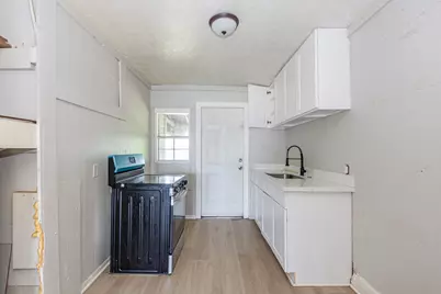 126 W 6th Street, Freeport, TX 77541 - Photo 5