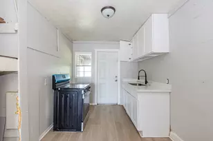 126 W 6th St, Freeport, TX 77541 - Photo 5