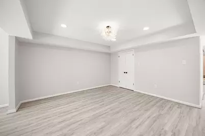 15686 Barkers Landing Road, Houston, TX 77079 - Photo 9