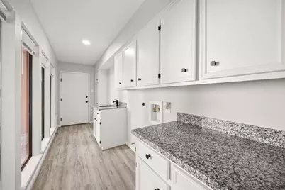 15686 Barkers Landing Road, Houston, TX 77079 - Photo 17