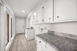 15686 Barkers Landing Rd, Houston, TX 77079 - Photo 17