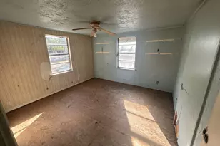 710 E Walnut St, Nocona, TX 76255 - Photo 5