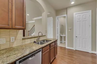 9006 Lakes At 610 Drive, Houston, TX 77054 - Photo 11