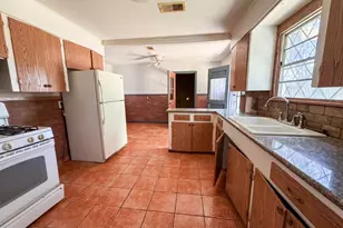 73 Burbank St, Houston, TX 77076 - Photo 5