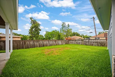 5300 Hemlock Drive, Baytown, TX 77521 - Photo 39