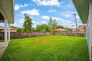 5300 Hemlock Dr, Baytown, TX 77521 - Photo 39