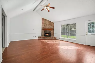 206 Forest Oaks Lane, Lake Jackson, TX 77566 - Photo 7