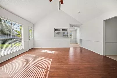 206 Forest Oaks Lane, Lake Jackson, TX 77566 - Photo 9