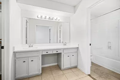 206 Forest Oaks Lane, Lake Jackson, TX 77566 - Photo 17