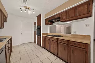 1001 N Shepherd Dr, Baytown, TX 77520 - Photo 17