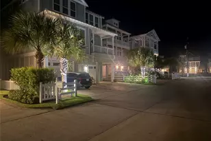 3827 Seabreeze Ln, Galveston, TX 77554 - Photo 49
