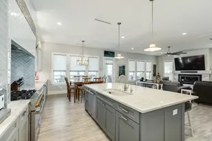 3827 Seabreeze Ln, Galveston, TX 77554 - Photo 25