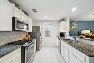 714 Redwing Pl Dr, Houston, TX 77009 - Photo 9