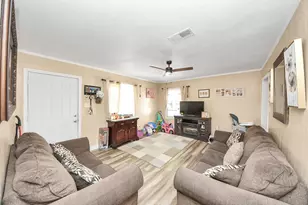 11025 Muscatine St, Houston, TX 77029 - Photo 19