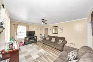 11025 Muscatine St, Houston, TX 77029 - Photo 17