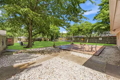 211 S Iowa Avenue, League City, TX 77573 - Photo 31