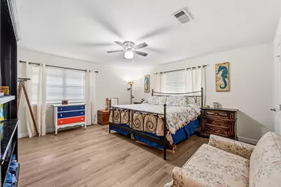 211 S Iowa Avenue, League City, TX 77573 - Photo 21