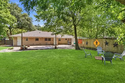 211 S Iowa Avenue, League City, TX 77573 - Photo 37