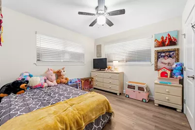 211 S Iowa Avenue, League City, TX 77573 - Photo 25