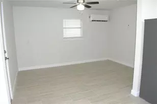 211 S Iowa Ave, League City, TX 77573 - Photo 43