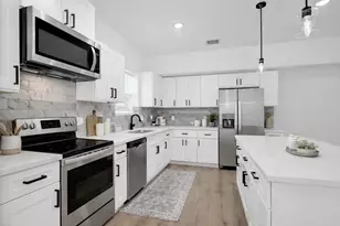 8021 Birmingham St, Houston, TX 77028 - Photo 3