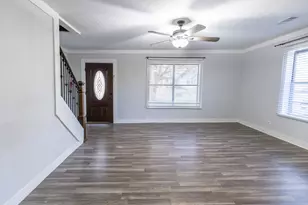 1425 15th St, Huntsville, TX 77340 - Photo 17