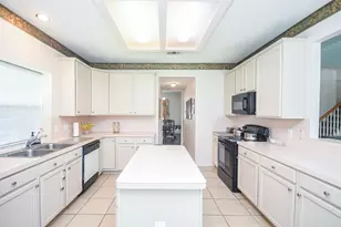 15715 Brookwood Lake Pl, Sugar Land, TX 77498 - Photo 5