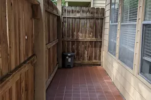 2100 Tanglewilde St, Houston, TX 77063 - Photo 15