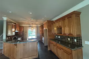 6305 Meadow Mist St, Orange, TX 77632 - Photo 9
