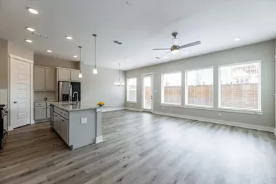 10981 Swang Link Drive, Houston, TX 77043 - Photo 5